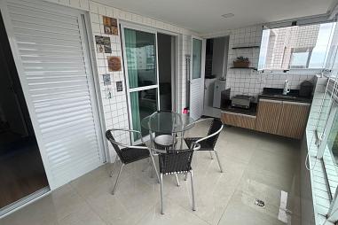 BELÍSSIMO APARTAMENTO, À 150M DO MAR E ÁREA DE LAZER
