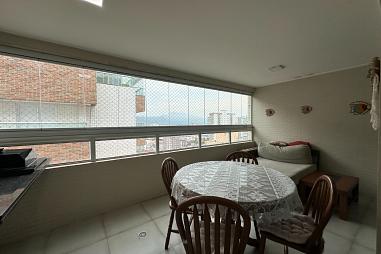 BELÍSSIMO APARTAMENTO DUPLEX, À 350M DO MAR E LAZER COMPLETO