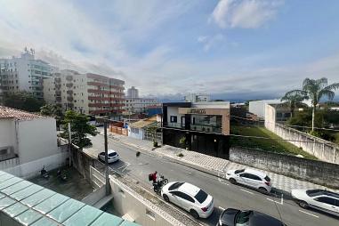 BELÍSSIMO APARTAMENTO, À 800M DO MAR E LAZER COMPLETO