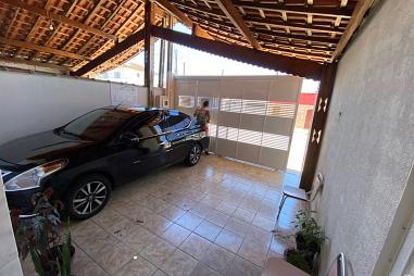 BELÍSSIMA CASA, AMPLA E À 950M DO MAR