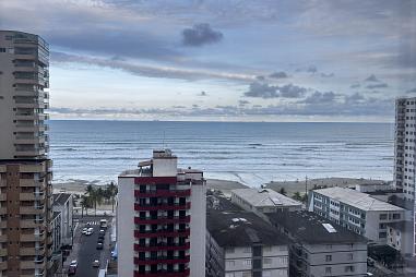 EXCELENTE APARTAMENTO, À 200M DO MAR E LAZER COMPLETO