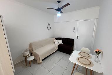 BELÍSSIMO KITNET, À 10M DO MAR