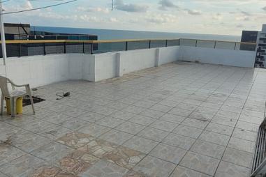 BELÍSSIMA COBERTURA, À 100M DO MAR