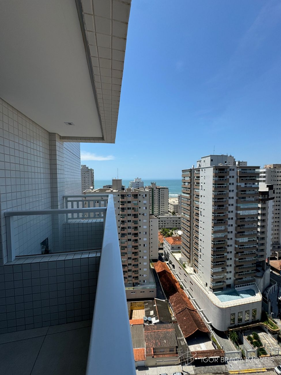 EXCELENTE APARTAMENTO A 300M DO MAR COM LAZER COMPLETO