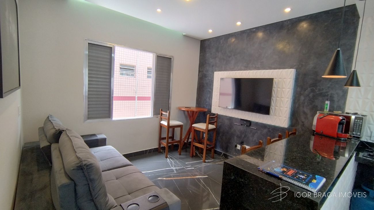 EXCELENTE APARTAMENTO, À 20M DO MAR E LAZER COMPLETO