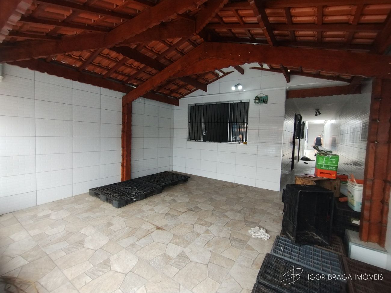 EXCELENTE CASA, AMPLA E COM ÁREA DE LAZER