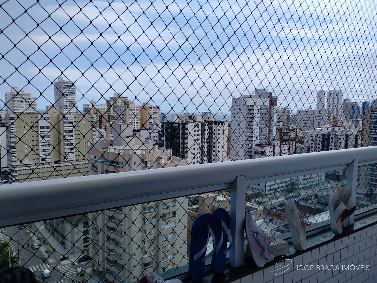 INCRÍVEL APARTAMENTO Á 600M DO MAR COM LAZER COMPLETO