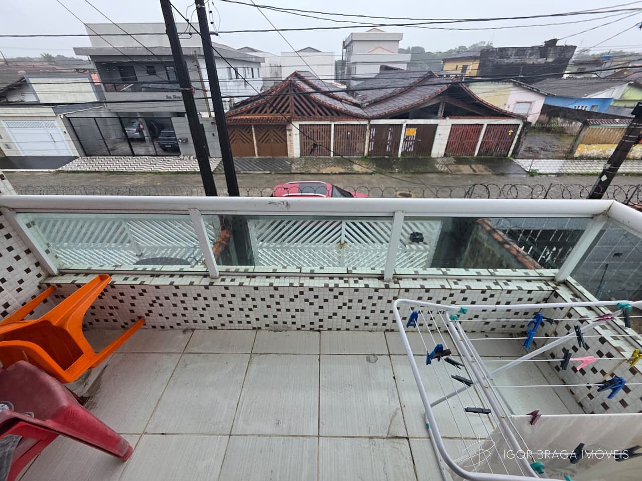 EXCELENTE CASA, AMPLA E COM ÁREA DE LAZER