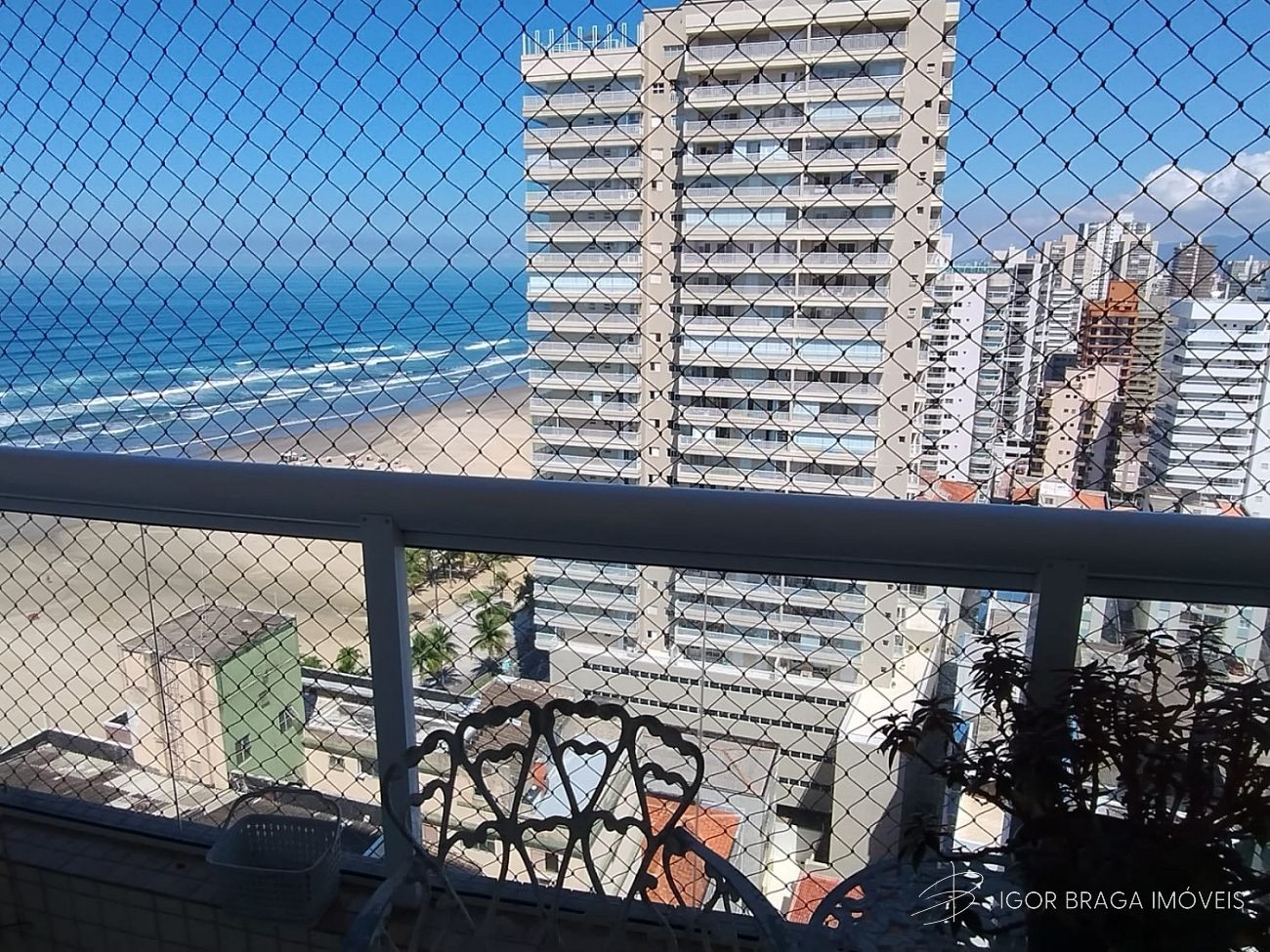 BELISSIMO APARTAMENTO, À 30m DO MAR E LAZER