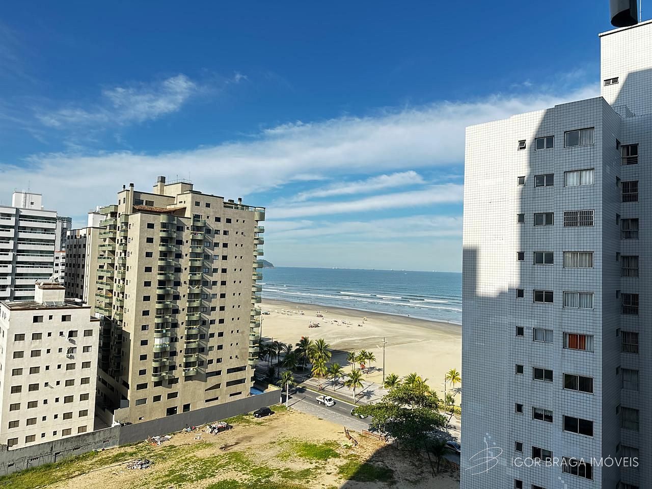 INCRÍVEL APARTAMENTO Á 70M DO MAR COM LAZER COMPLETO
