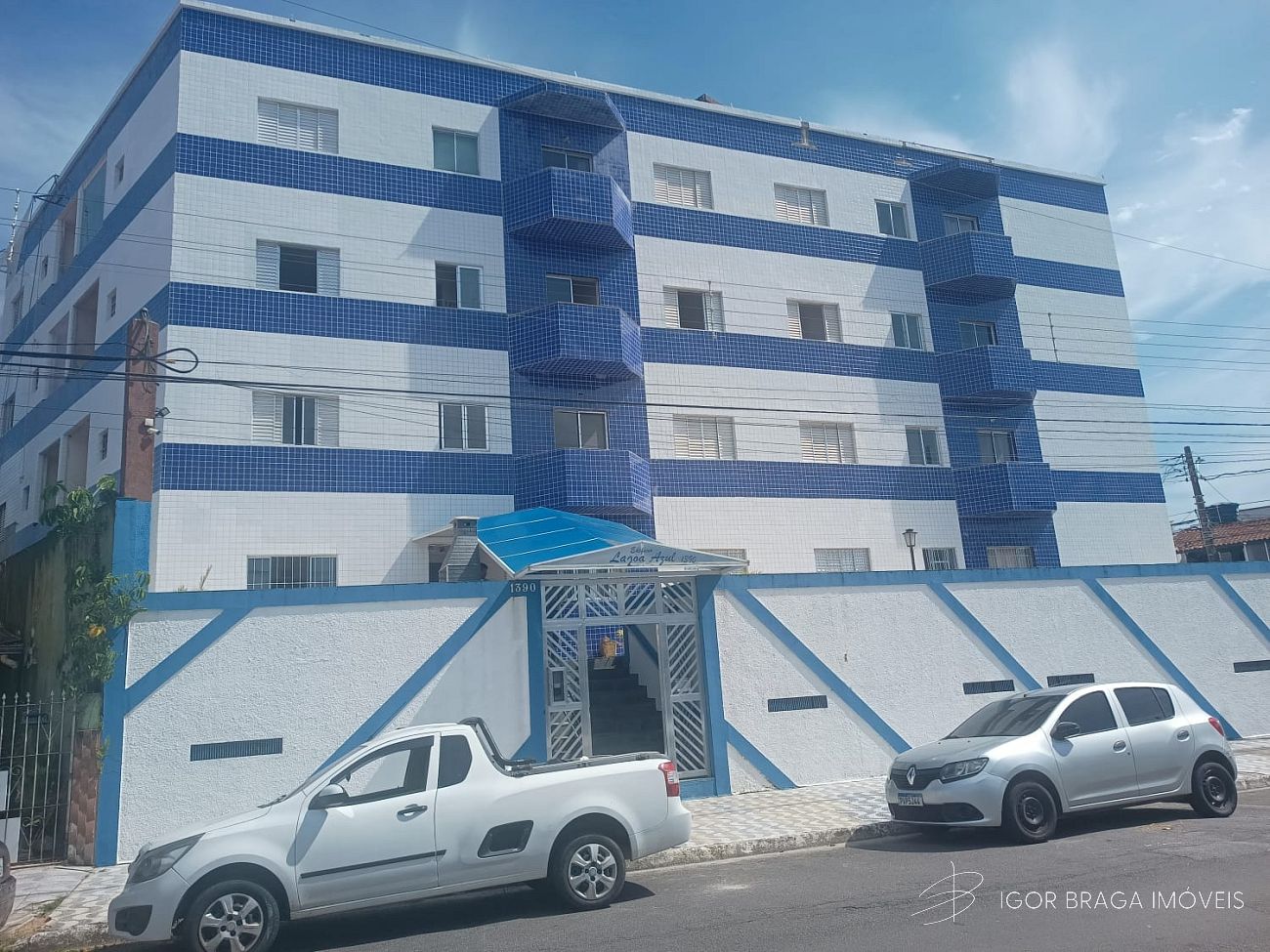 BELÍSSIMO APARTAMENTO AMPLO, ACABAMENTO FINO E LAZER COMPLETO