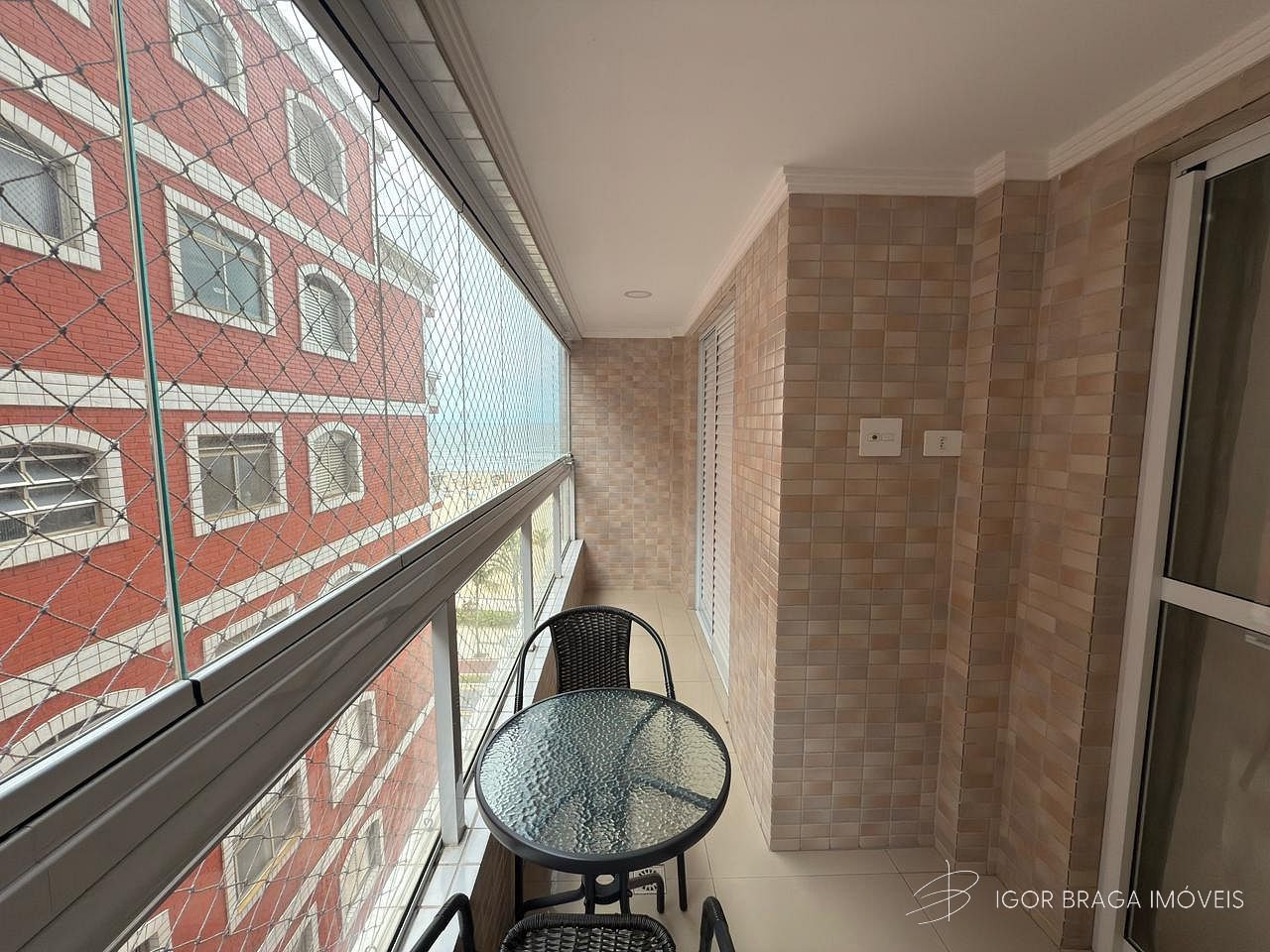 EXCELENTE APARTAMENTO COM AREA DE LAZER COMPLETO