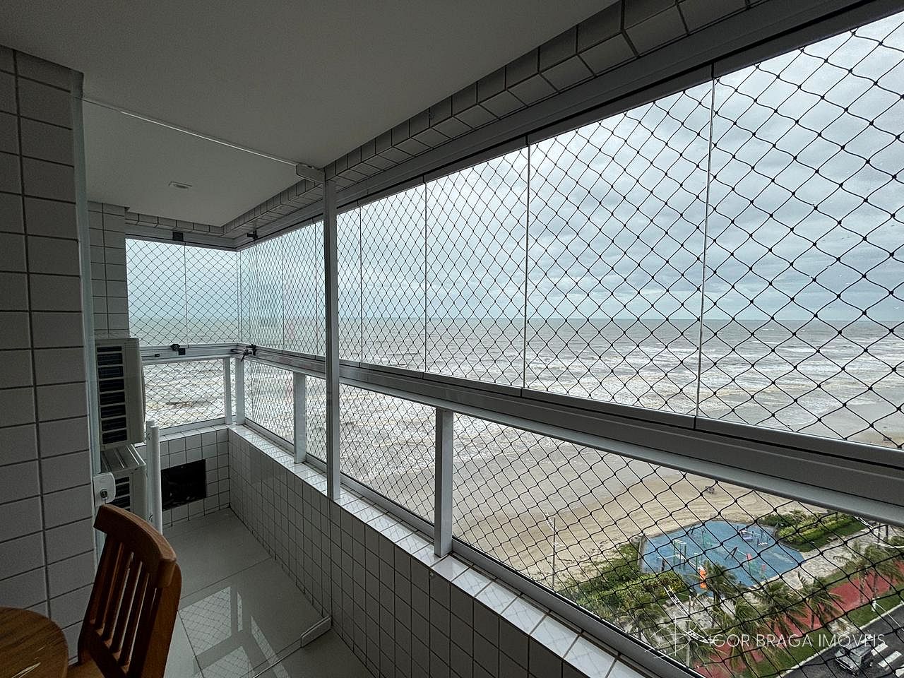 INCRÍVEL APARTAMENTO, FRENTE MAR E LAZER COMPLETO