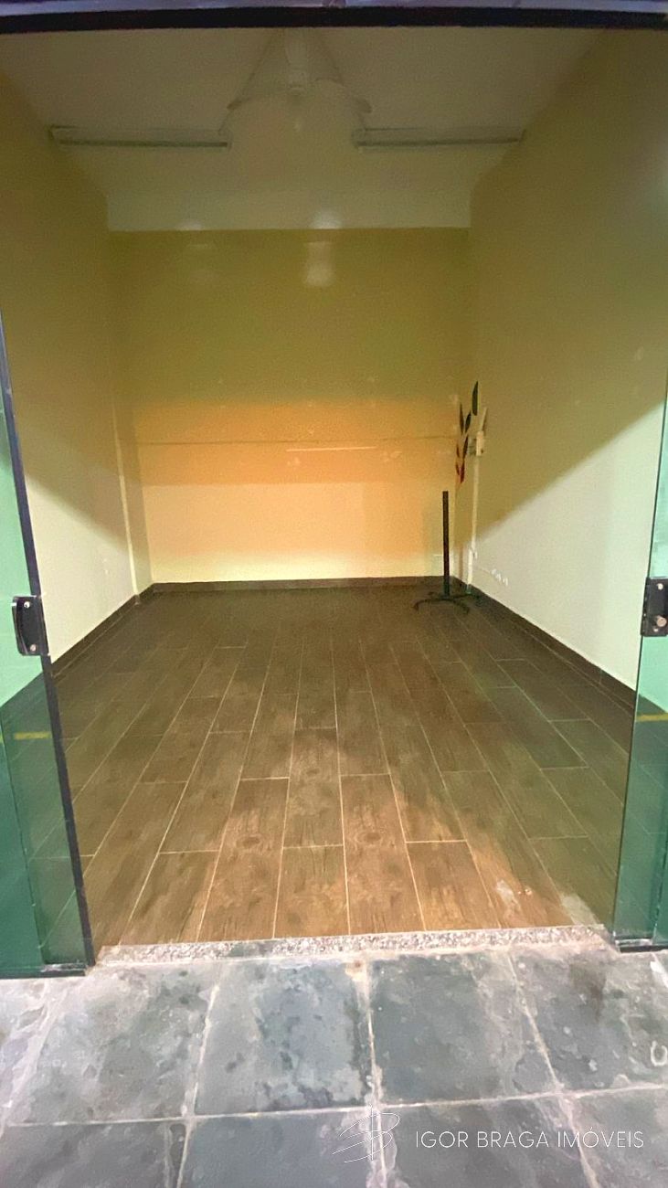 LOJA COMERCIAL, BEM LOCALIZADA E À 200M DO MAR