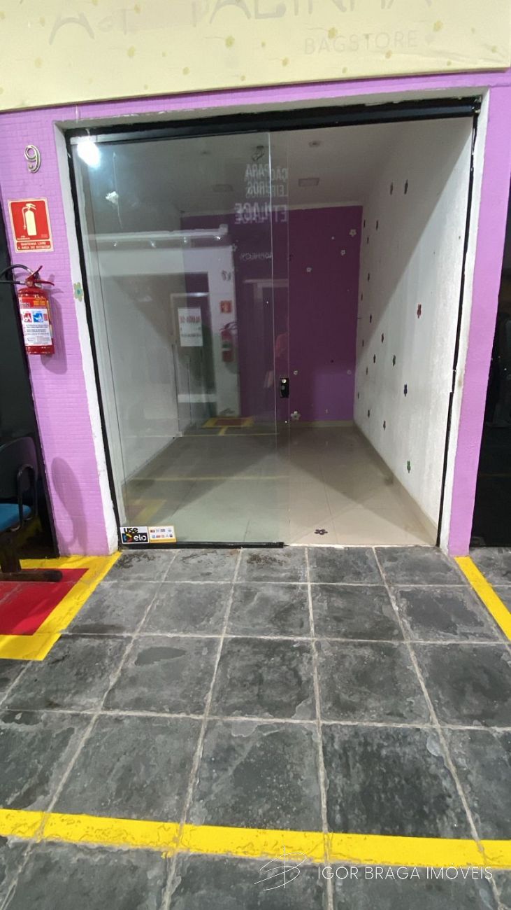 LOJA COMERCIAL, BEM LOCALIZADA E À 200M DO MAR