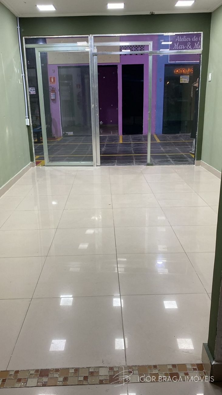 LOJA COMERCIAL, BEM LOCALIZADA E À 200M DO MAR