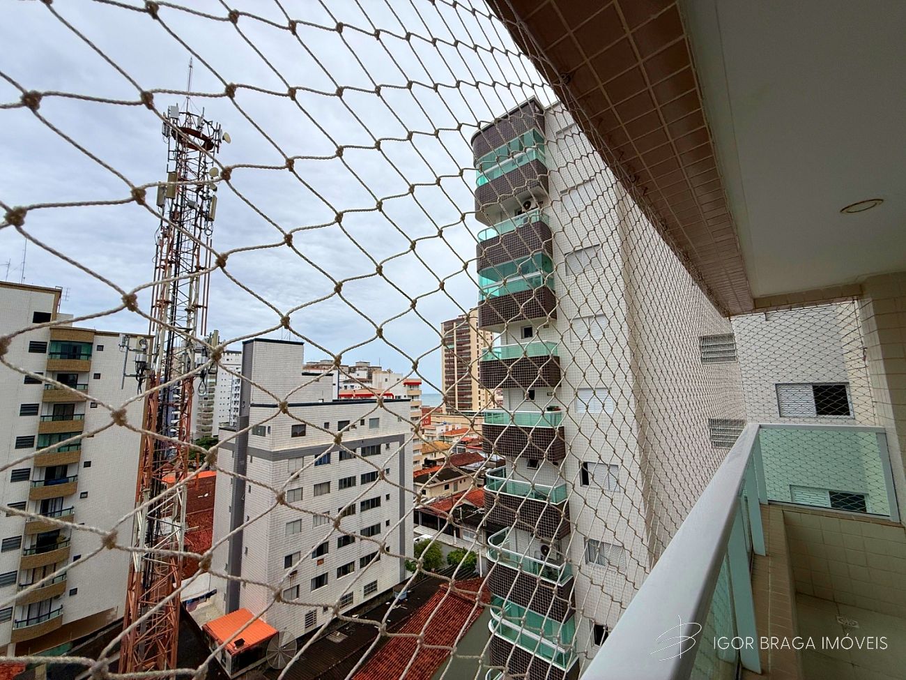 BELÍSSIMO APARTAMENTO, À 450M DO MAR E LAZER COMPLETO