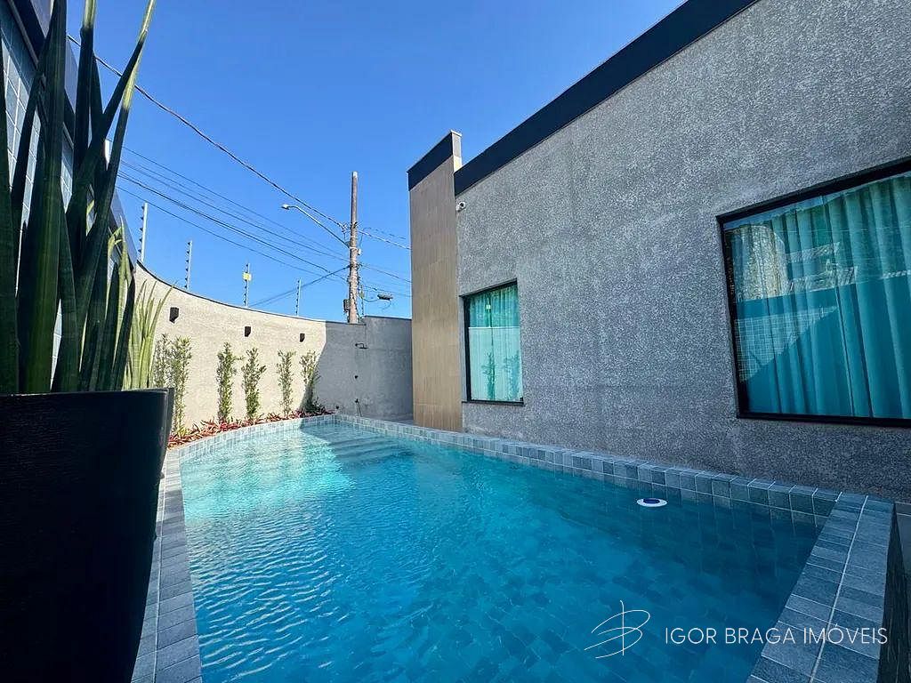 EXCELENTE CASA, AMPLA E FINO ACABAMENTO