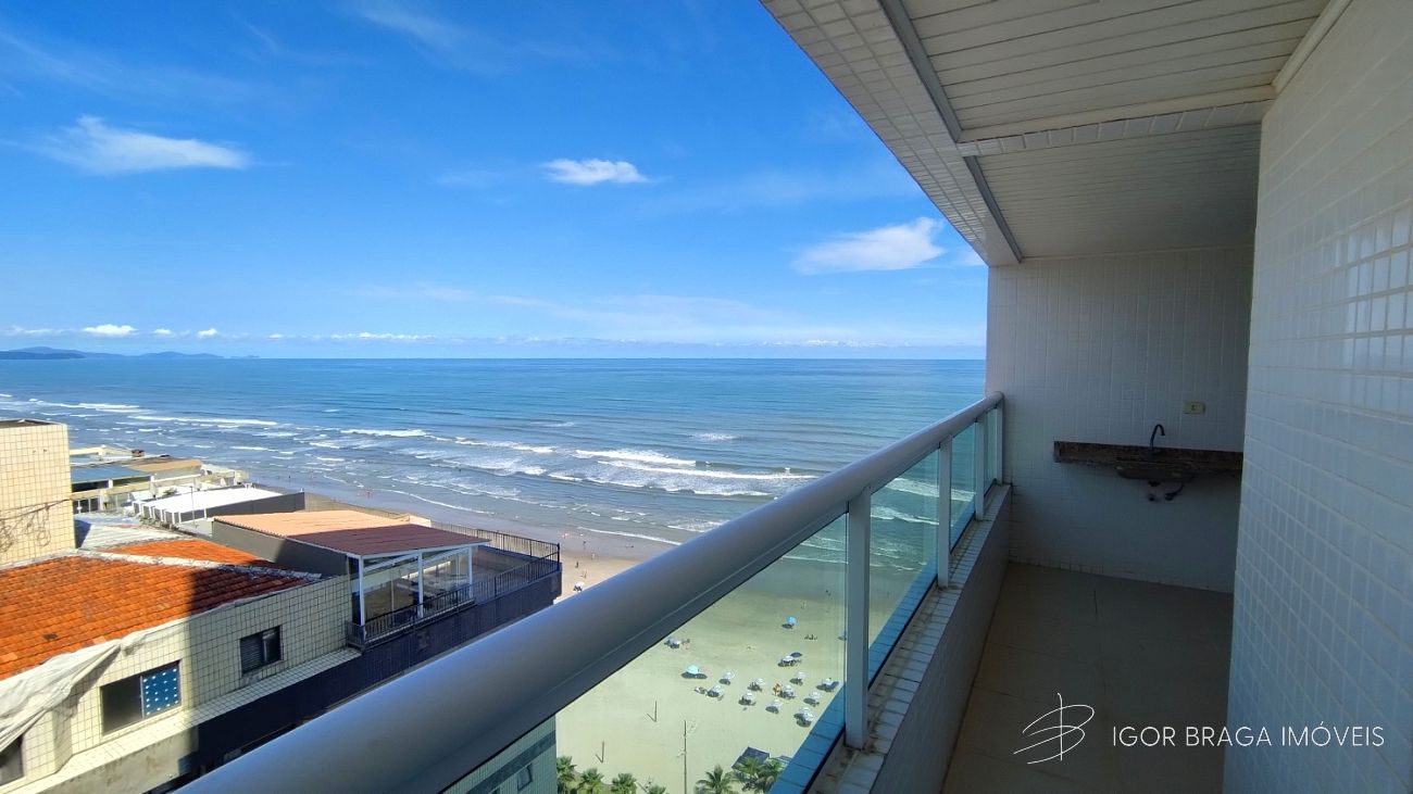 EXCELENTE APARTAMENTO, À 40M DO MAR E LAZER COMPLETO