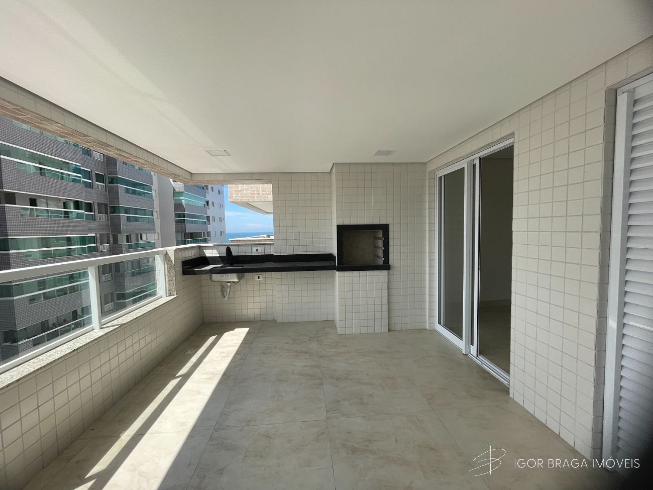EXCELENTE APARTAMENTO, FINO ACABAMENTO E LAZER COMPLETO
