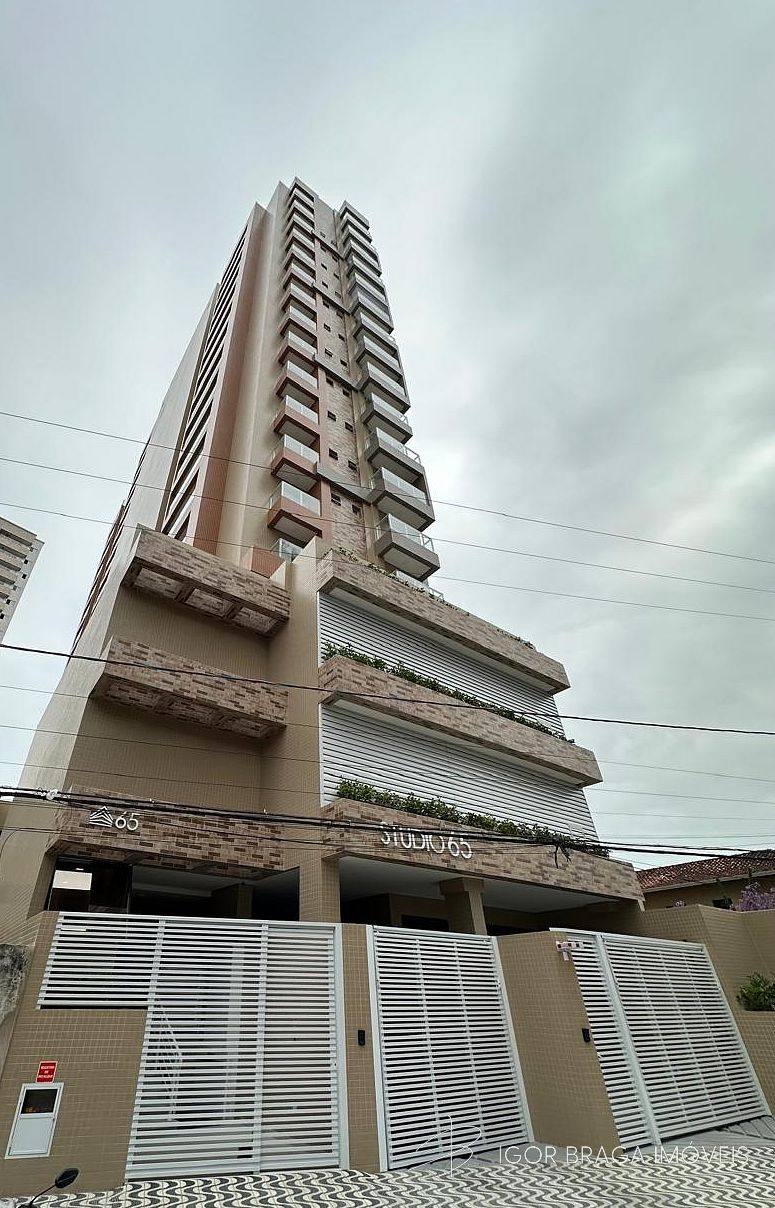 BELO APARTAMENTO EM CONSTRUÇÃO, À 750m DO MAR E LAZER COMPLETO