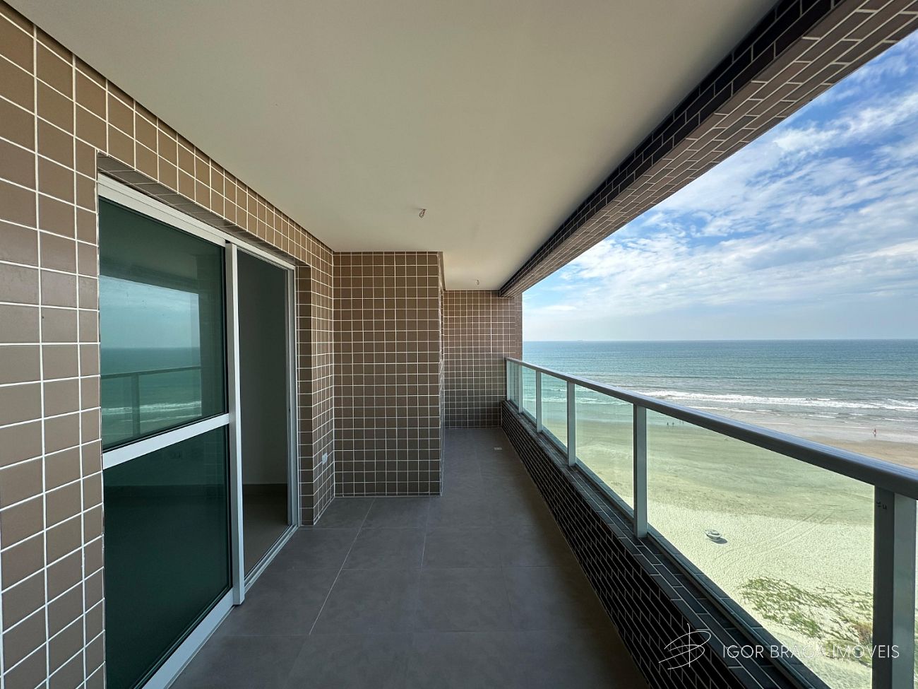 EXCELENTE APARTAMENTO, FINO ACABAMENTO E LAZER COMPLETO