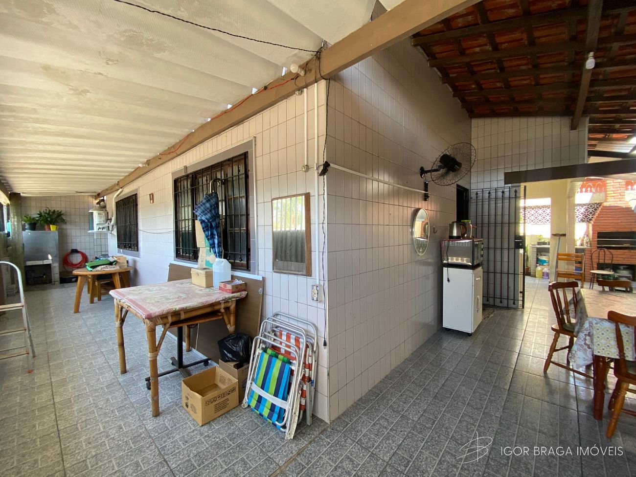 BELÍSSIMA CASA, AMPLA E À 900M DO MAR