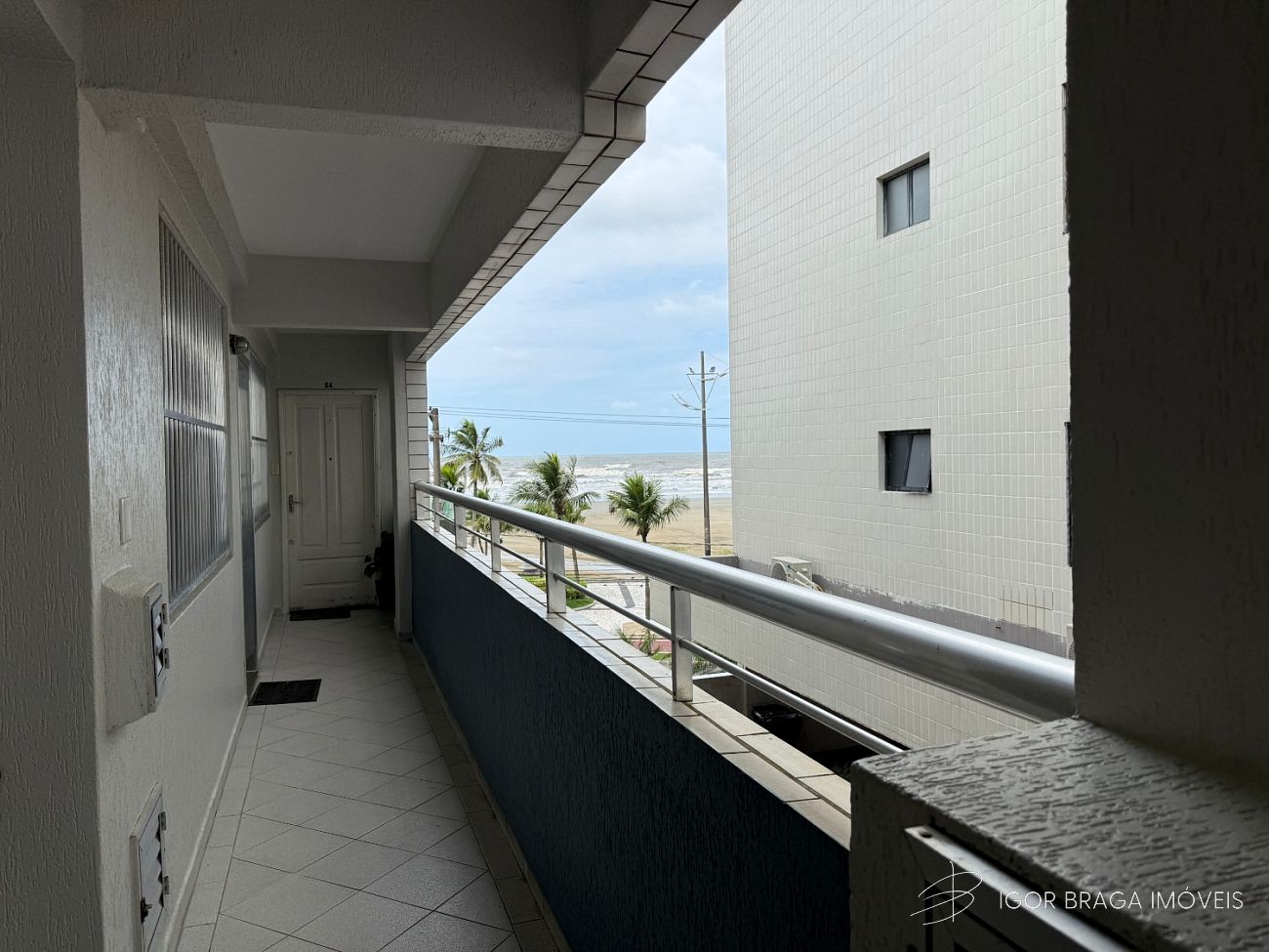 BELÍSSIMO APARTAMENTO, Á 190M DO MAR E LAZER COMPLETO