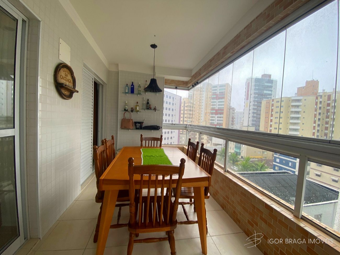 EXCELENTE APARTAMENTO, Á 280M DO MAR E LAZER COMPLETO