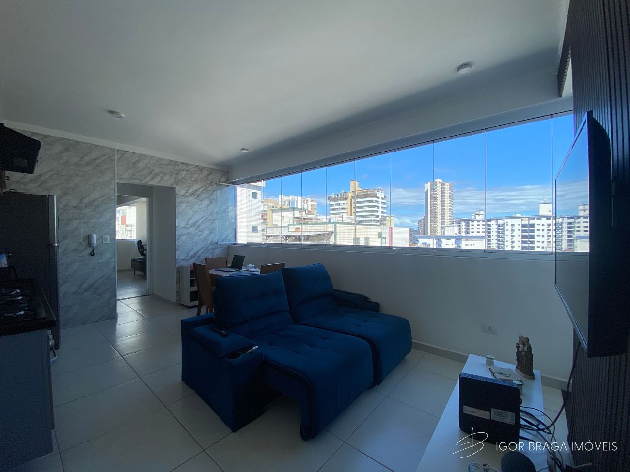 BELÍSSIMO APARTAMENTO, À 350M DO MAR E LAZER COMPLETO