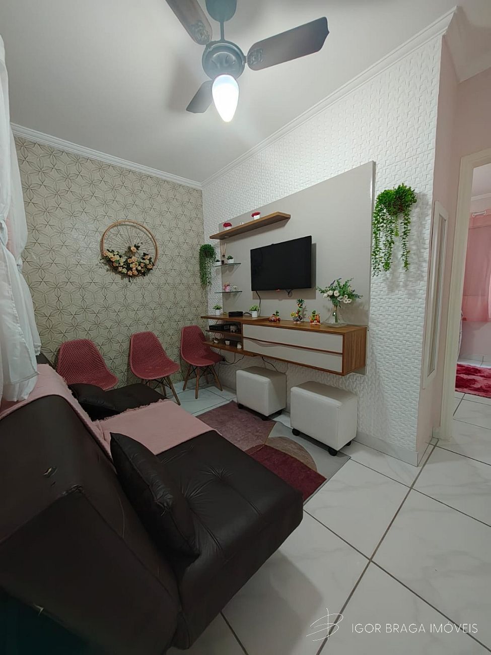 EXCELENTE APARTAMENTO, À 100M DO MAR E LAZER COMPLETO