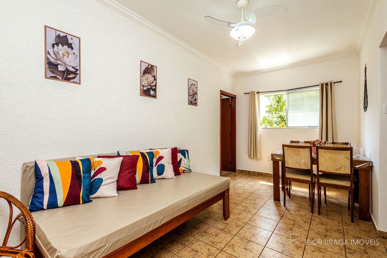 BELÍSSIMO APARTAMENTO, À 200M DO MAR E LAZER COMPLETO