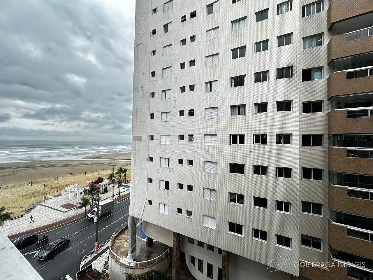 BELISSIMA KITNET, FRENTE MAR E FINO ACABAMENTO