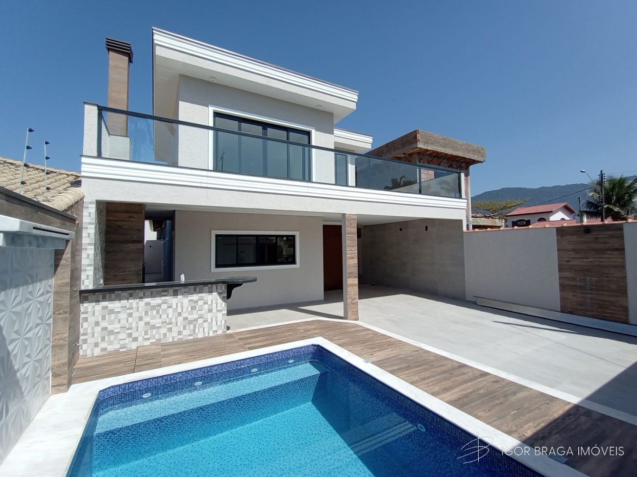 BELÍSSIMA CASA, AMPLA, FINO ACABAMENTO E LAZER