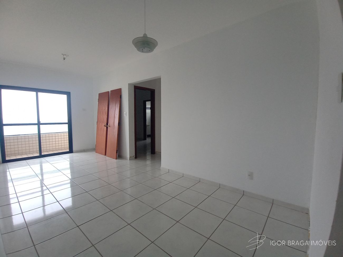 BELÍSSIMO APARTAMENTO DUPLEX, VISTA PARA O MAR E ÁREA DE LAZER