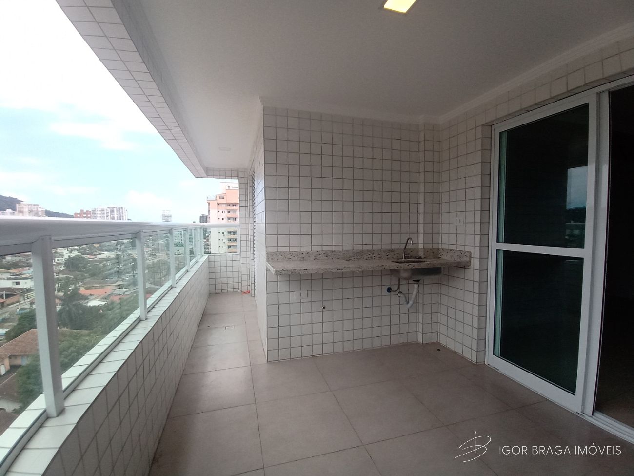 BELÍSSIMO APARATAMENTO, AMPLO E LAZER COMPLETO