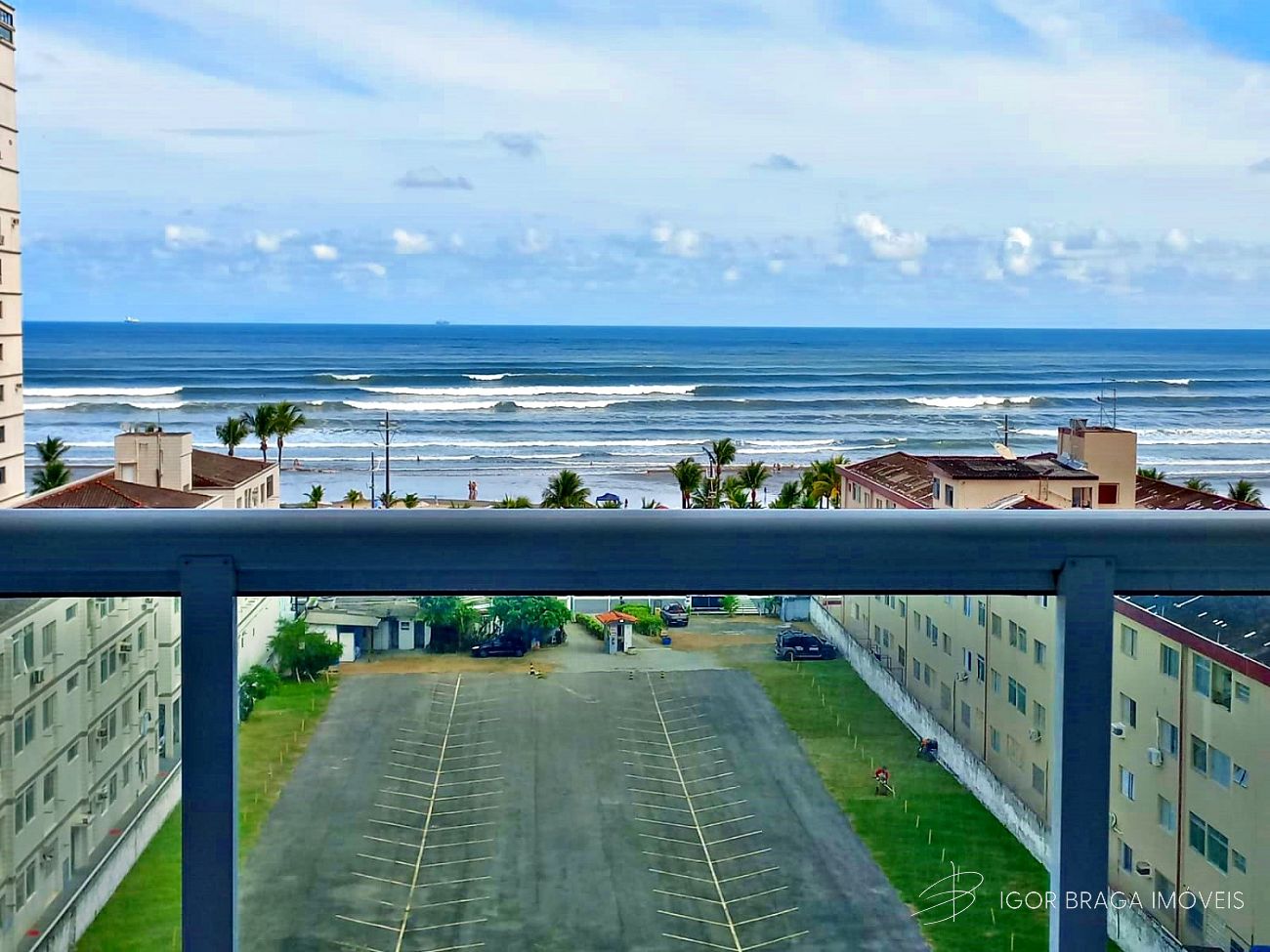 BELÍSSIMO APARTAMENTO PRONTO PARA MORAR, AMPLO, ACABAMENTO FINO E OTIMA LOCALIZAÇÃO