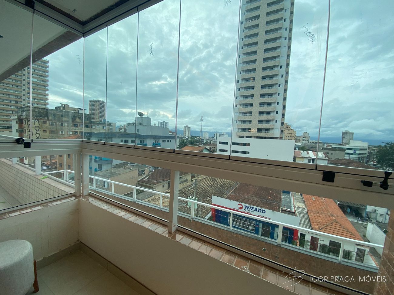 INCRIVEL EMPREENDIMENTO, À 550m DO MAR E LAZER COMPLETO