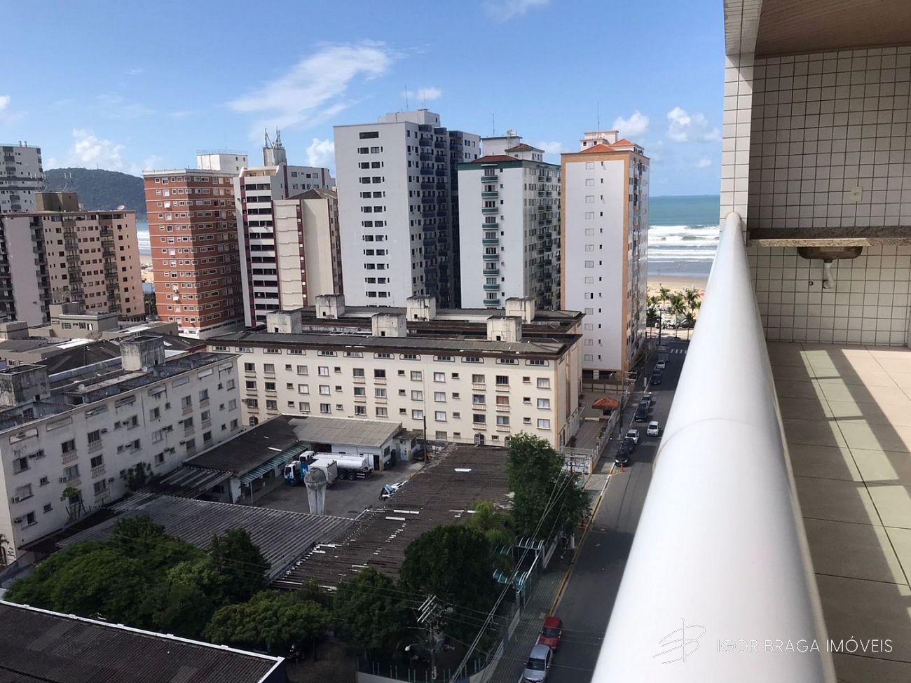 BELÍSSIMO APARTAMENTO, AMPLO, ACABAMENTO FINO E LAZER COMPLETO