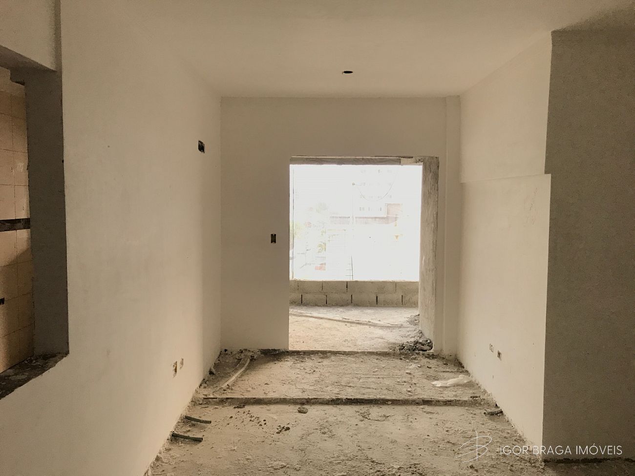 BELÍSSIMO APARTAMENTO, AMPLO, ACABAMENTO FINO E LAZER COMPLETO