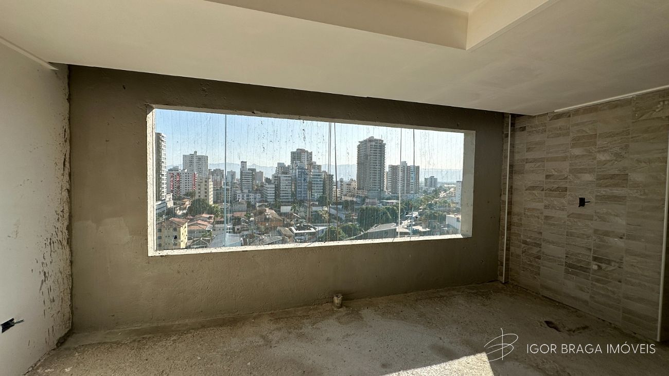 BELÍSSIMO APARTAMENTO, AMPLO, ACABAMENTO FINO E COM LOCALIZAÇÃO A PRIVILEGIADA