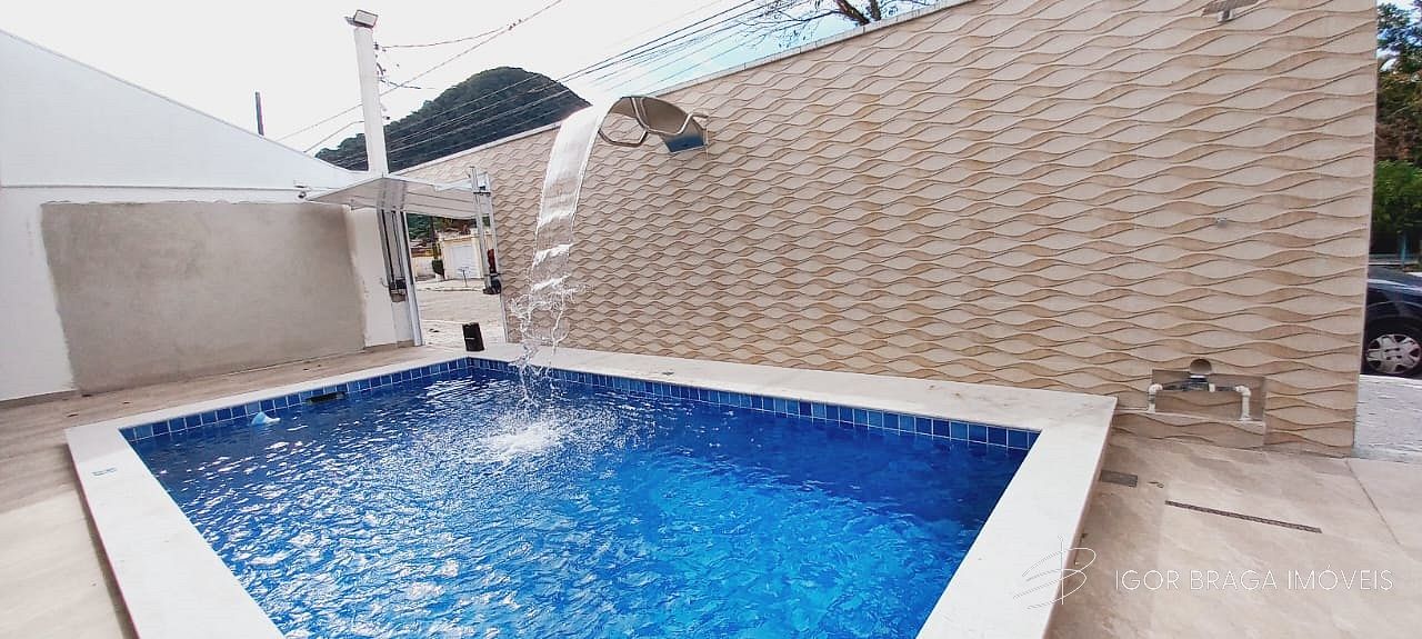 EXCELENTE CASA, AMPLA, ACABAMENTO FINO E LAZER