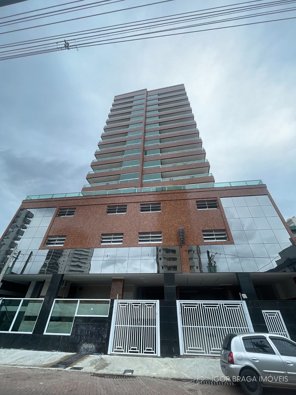 INCRIVEL EMPREENDIMENTO, À 550m DO MAR E LAZER COMPLETO