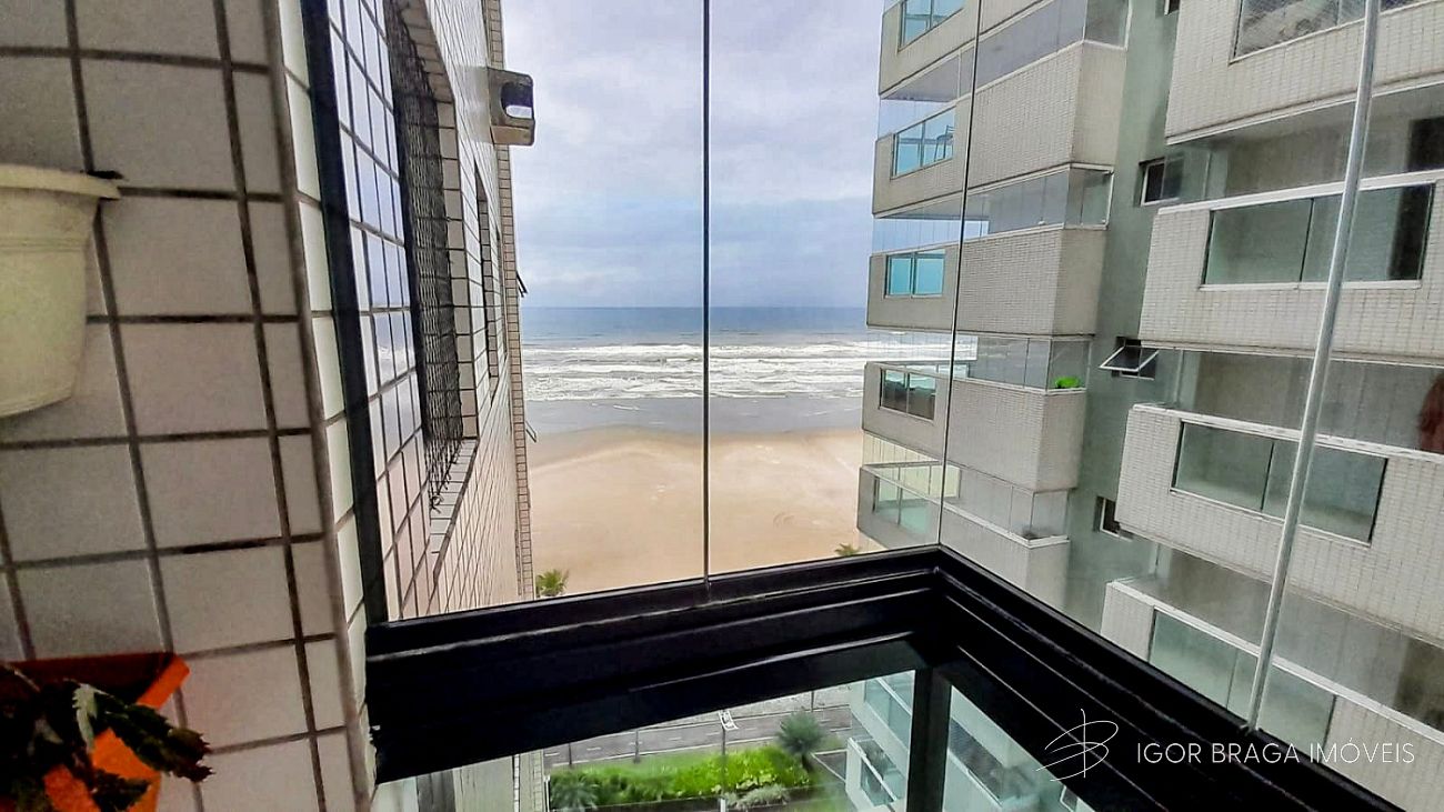 BELÍSSIMO APARTAMENTO, AMPLO E COM ACABAMENTO FINO