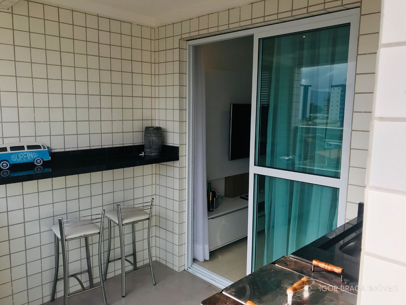 BELÍSSIMO APARTAMENTO, AMPLO, ACABAMENTO FINO E LAZER COMPLETO