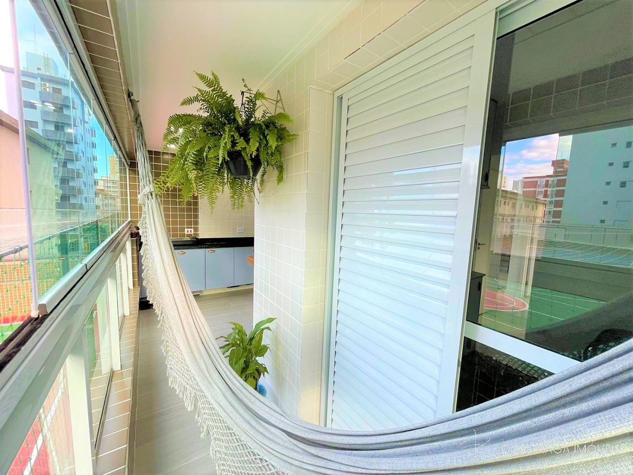 BELÍSSIMO APARTAMENTO, AMPLO, ACABAMENTO FINO E LAZER COMPLETO