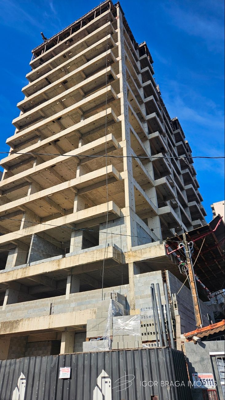 BELISSÍMO APARTAMENTO, À 50M DO MAR E LAZER COMPLETO