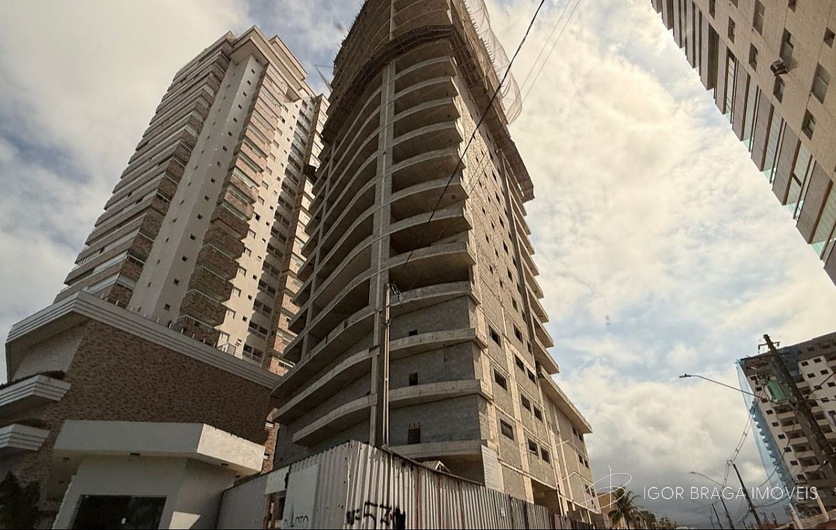 BELISSÍMO APARTAMENTO, À 10M DO MAR E LAZER COMPLETO