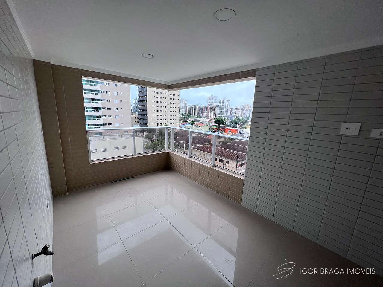 BELISSÍMO APARTAMENTO, AMPLO E LAZER COMPLETO