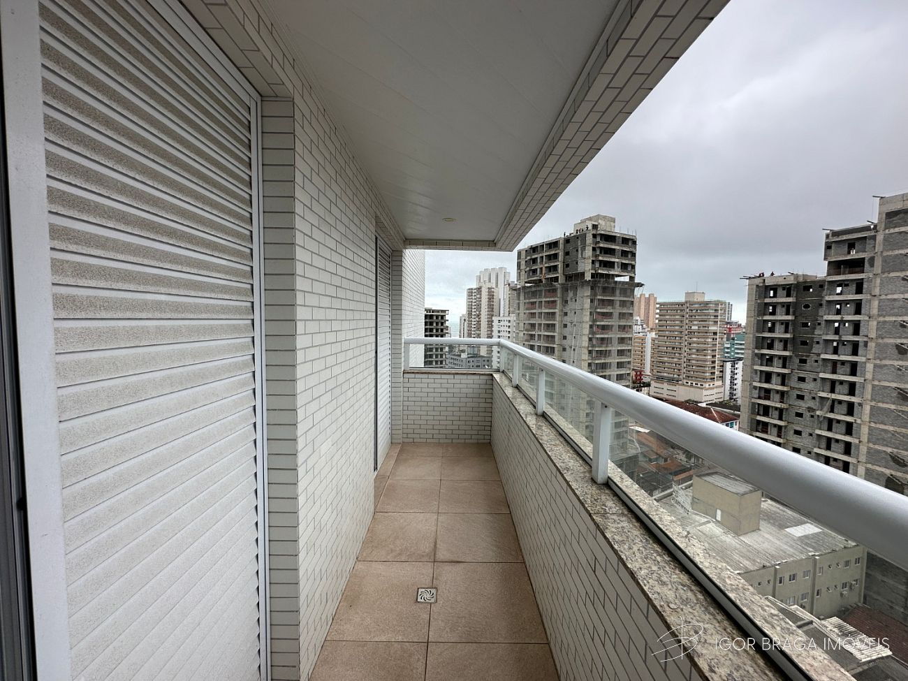 BELISSÍMO APARTAMENTO, FINO ACABAMENTO E LAZER COMPLETO